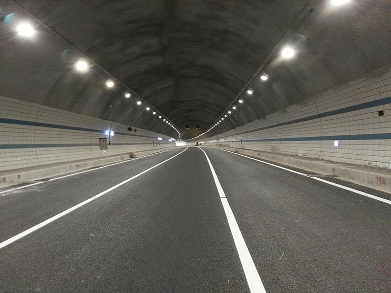 高速（sù）公路隧道照明